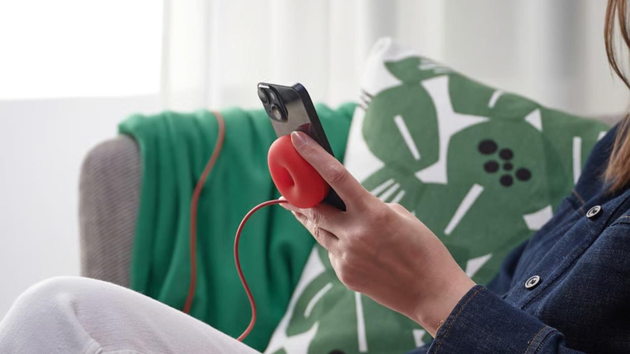 IKEA's new wireless charger is as cute as it is practical | DeviceDaily.com