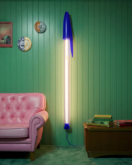 The world’s most iconic pen is now a giant lamp | DeviceDaily.com The world’s most iconic pen is now a giant lamp | DeviceDaily.com