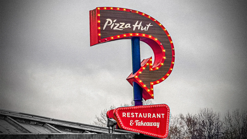 Pizza Hut will close 250 ‘underperforming’ locations in 2026 as list of struggling restaurants grows | DeviceDaily.com