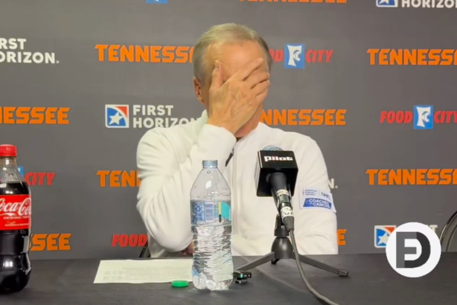 Tennessee coach Rick Barnes makes joke about players betting on games | DeviceDaily.com