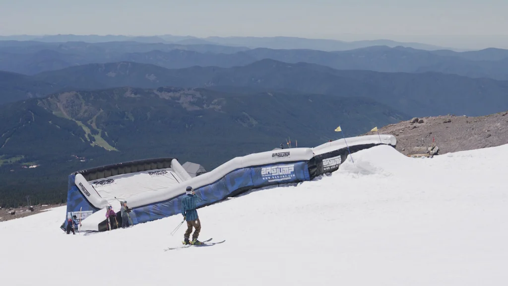 The secret to all those death-defying Olympic jumps is a giant plastic airbag | DeviceDaily.com