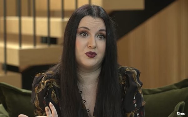 Simo: How OpenAI Ads, Adult Mode Will Work | DeviceDaily.com