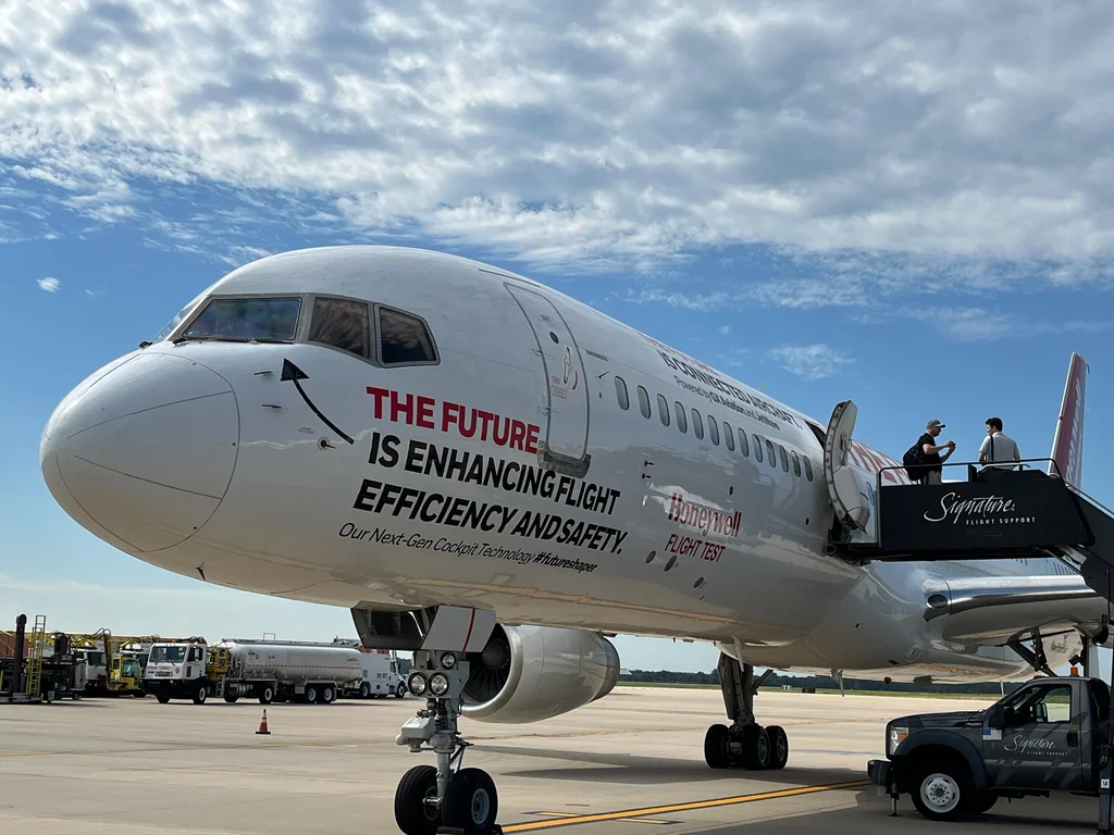 This new tech could help prevent future runway crashes | DeviceDaily.com