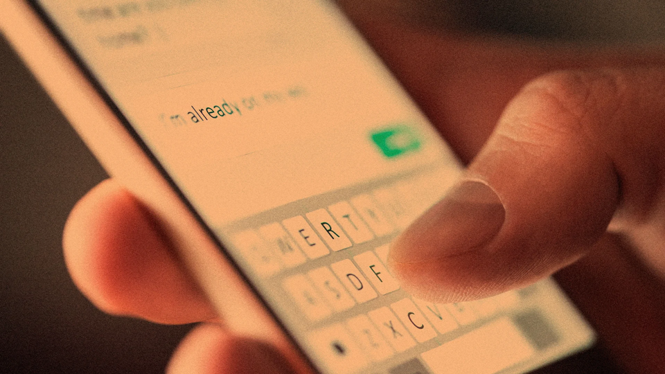 Is AI killing the human voice in writing? | DeviceDaily.com