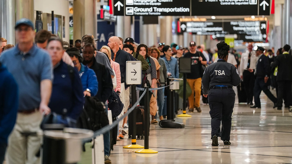 The TSA fiasco is an appalling example of how we treat essential workers | DeviceDaily.com