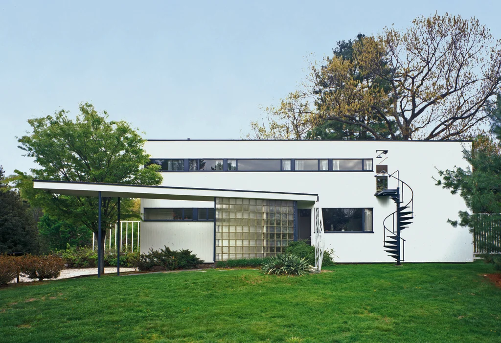 How do you design a bathroom for the godfather of the Bauhaus? Keep it simple | DeviceDaily.com