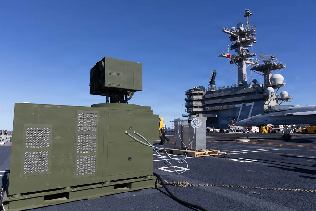 Why aircraft carriers are the best (and worst) place for laser weapons | DeviceDaily.com Why aircraft carriers are the best (and worst) place for laser weapons | DeviceDaily.com
