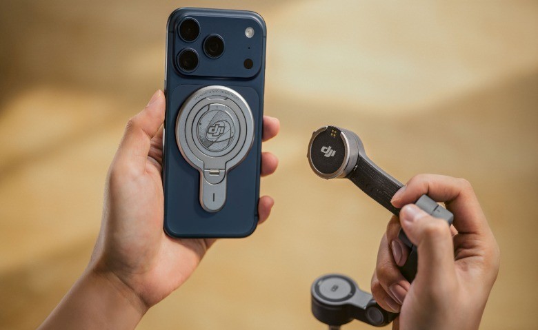 DJI's Osmo Mobile 8P gimbal has a detachable screen remote | DeviceDaily.com DJI's Osmo Mobile 8P gimbal has a detachable screen remote | DeviceDaily.com