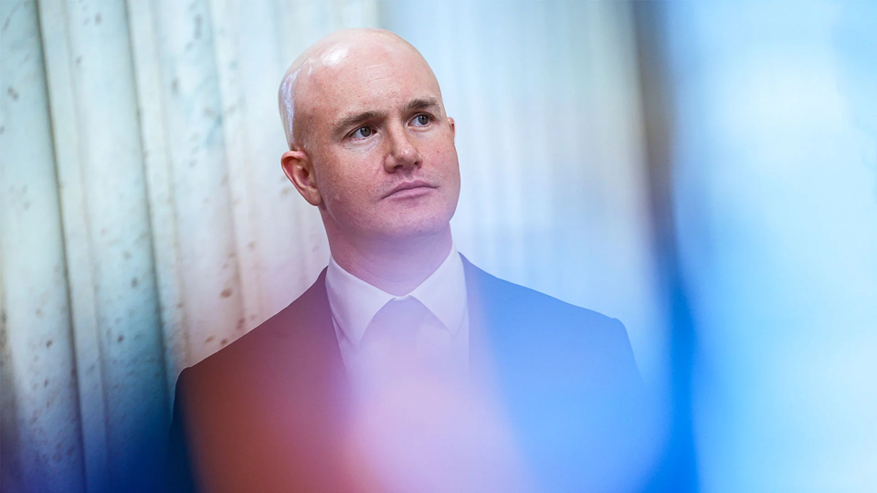 Coinbase layoffs today: Crypto giant cuts hundreds of jobs as CEO says AI is ‘changing how we work’ | DeviceDaily.com