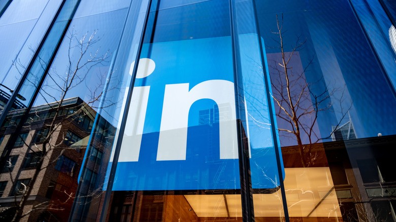 LinkedIn is reportedly laying off five percent of its workforce | DeviceDaily.com LinkedIn is reportedly laying off five percent of its workforce | DeviceDaily.com