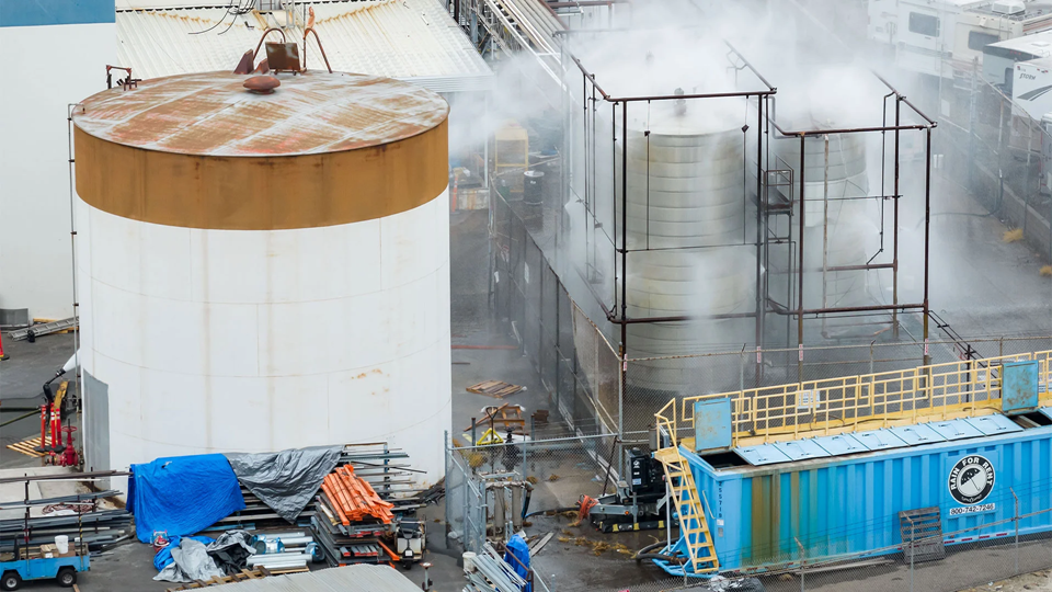 50,000 California residents are waiting to see if officials can keep this chemical tank from exploding | DeviceDaily.com