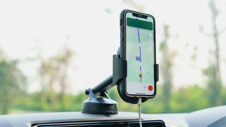 How to stop your phone from overheating in the car | DeviceDaily.com