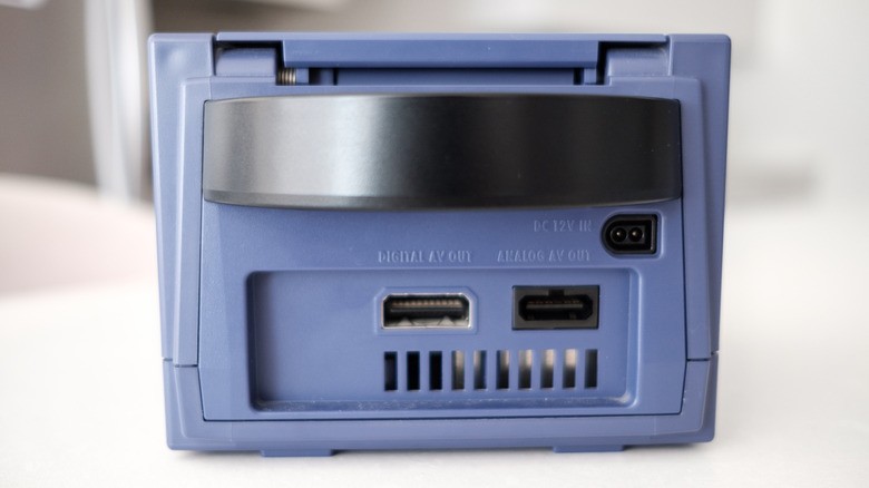 How to connect your retro GameCube to a modern TV | DeviceDaily.com How to connect your retro GameCube to a modern TV | DeviceDaily.com