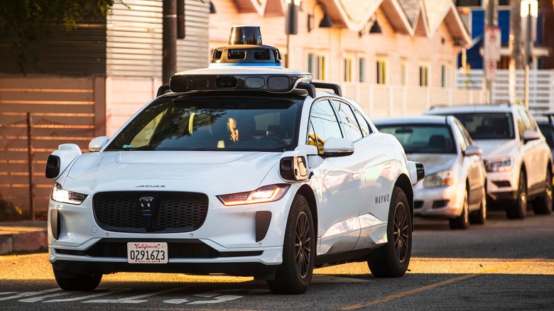 If Waymo cars are Level 4 automation, what does it take to be a Level 5? | DeviceDaily.com If Waymo cars are Level 4 automation, what does it take to be a Level 5? | DeviceDaily.com