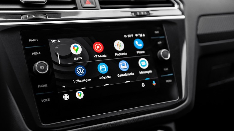 Android Auto vs Apple CarPlay: What features set them apart | DeviceDaily.com Android Auto vs Apple CarPlay: What features set them apart | DeviceDaily.com