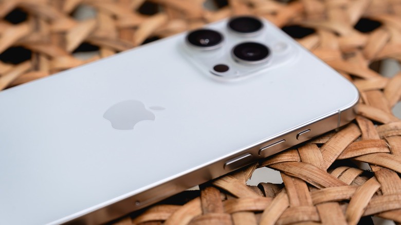How the iPhone has changed in the last five years | DeviceDaily.com How the iPhone has changed in the last five years | DeviceDaily.com
