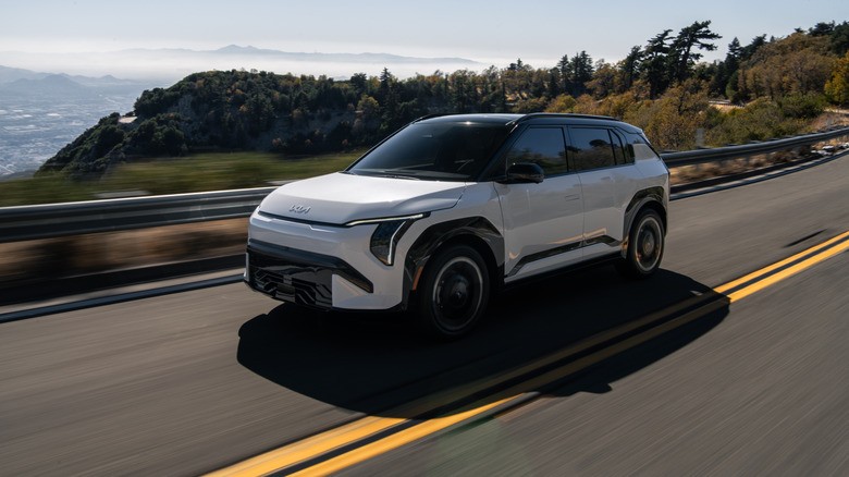 Kia's EV3 will start under $31,000 in the US | DeviceDaily.com