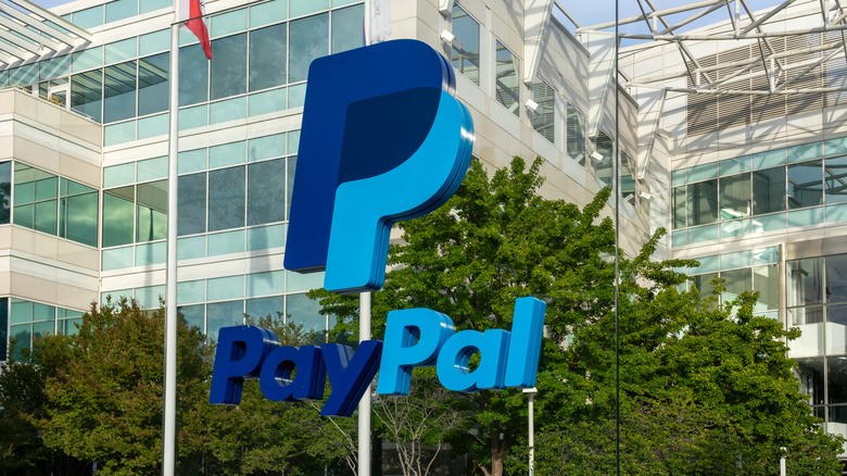Stripe is reportedly in talks to buy PayPal | DeviceDaily.com